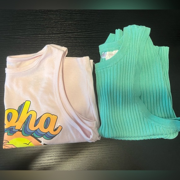 Tank Tops (Large) - Picture 1 of 4